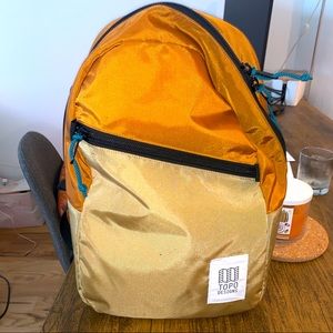 Madewell topo rust light bookbag